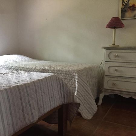 Chalés na fazenda Santo Antonio de Posse Quarto foto