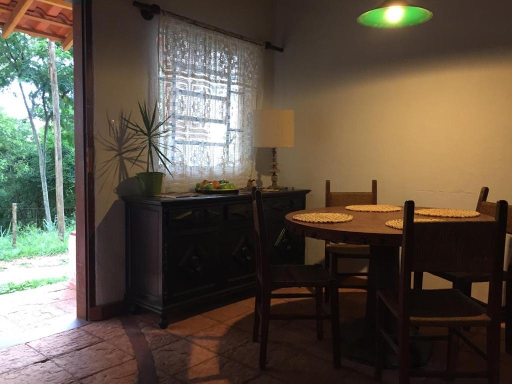 Chalés na fazenda Santo Antonio de Posse Quarto foto