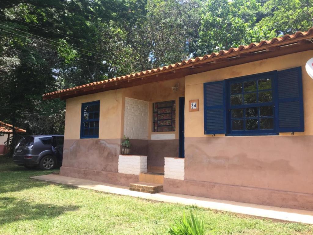 Chalés na fazenda Santo Antonio de Posse Quarto foto